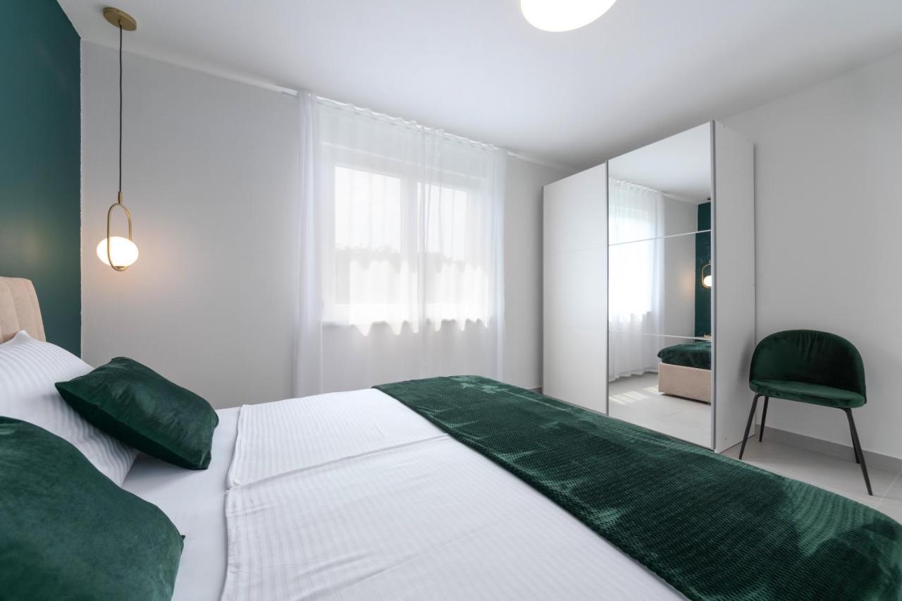 Ampelea Apartment *